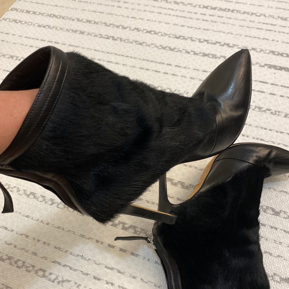 Tania Spinelli black boots 4” heel with zippers up back and fur ankle sleeves